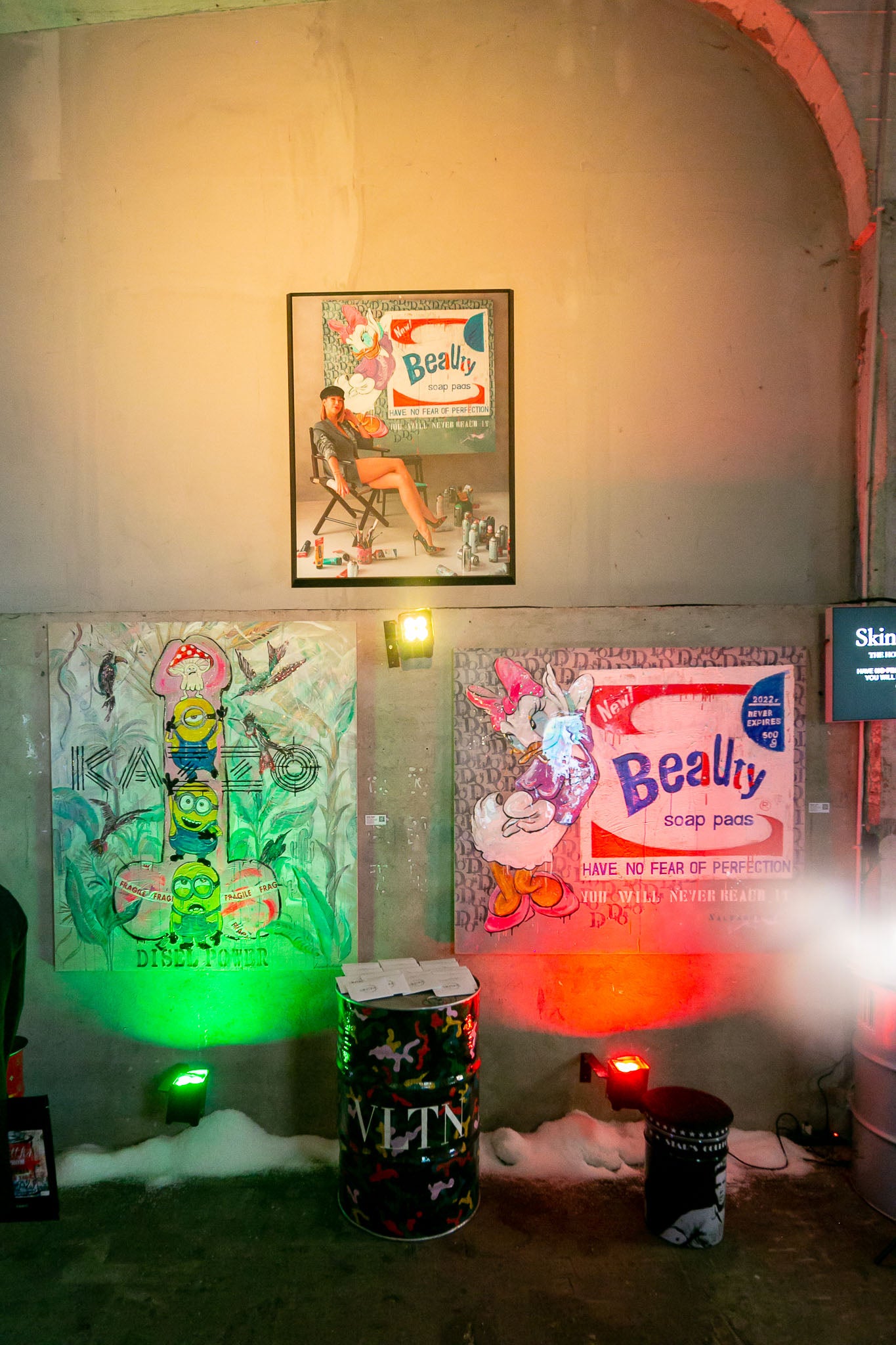 Art Work BEAUTY TABS, 160 X 140cm , Art Series ICONS RECYCLING 2022, unique piece