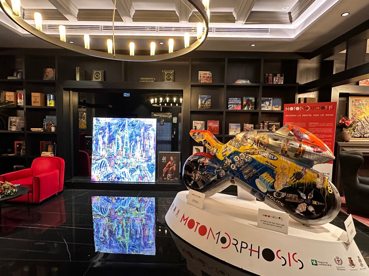 Light Box Dubai Experience  Art Design -2023 150 X 150 X 10Cm, Multiplo Darte